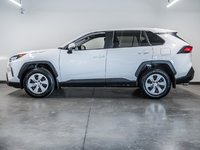 Toyota RAV4 LE 2023-4