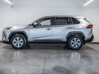 Toyota RAV4 LE 2023-4