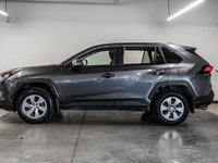 Toyota RAV4 LE 2024-3