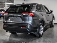 Toyota RAV4 LE 2024-6