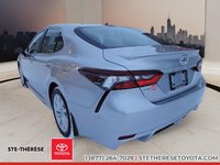 Toyota Camry SE 2023-4