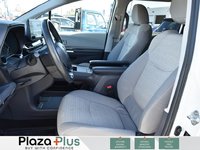 2024 Toyota SIENNA LE-6