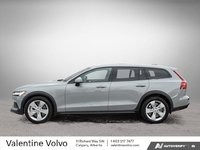 2025 Volvo V60 Cross Country Core-2