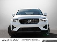 2025 Volvo XC40 Core Bright Theme-1