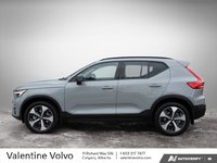 2025 Volvo XC40 Plus Dark Theme-2