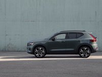 2026 Volvo XC40 Plus (Dark Theme)-2
