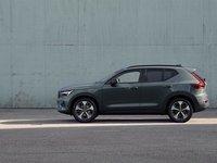 2026 Volvo XC40 Plus (Dark Theme)-2