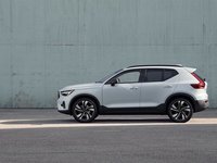 2026 Volvo XC40 Plus (Dark Theme)-2