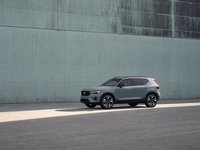 2026 Volvo XC40 Plus Dark Theme-3