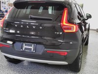 2020 Volvo XC40 MOMENTUM-2