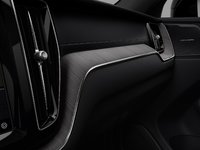 2025 Volvo XC60 Plug-In Hybrid Ultra Dark Theme-6