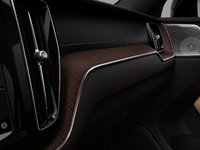 2025 Volvo XC60 Plug-In Hybrid Ultra Dark Theme-6