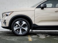 2026 Volvo XC40 Plus (Dark Theme)-1