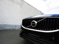 2022 Volvo XC60 Momentum-2