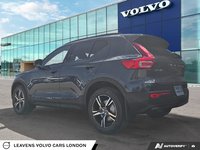 2026 Volvo XC40 CORE DARK THEME-3