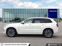 2022 Volvo XC90 MOMENTUM-2