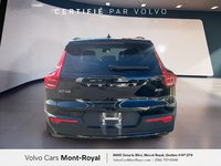 Volvo XC40 Plus Dark Theme 2025-2
