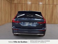 2023 Volvo V60 CC Core-5