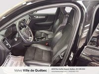 2022 Volvo XC40 R-Design-1