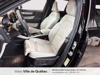 Volvo XC40 Plus Dark B5 2023-1