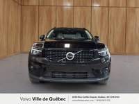 Volvo XC40 Plus Dark B5 2023-2