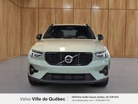 Volvo XC40 Plus Dark B5 2023-2