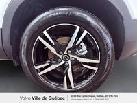 2025 Volvo XC40 B5 - Core-6