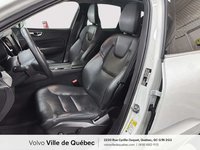 2022 Volvo XC60 Inscrptn Expr Rchrg-1
