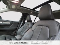 Volvo XC40 Plus Dark Theme 2026-1