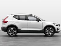 Volvo XC40 Plus Dark Theme 2025-4