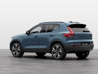 Volvo XC40 Plus Dark Theme 2025-1