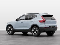 Volvo XC40 Plus Dark Theme 2025-1