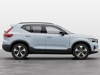 Volvo XC40 Plus Dark Theme 2025-4