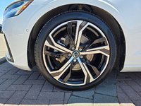 2024 Volvo S60 PLUS DARK THEME-7