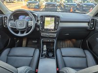 2025 Volvo XC40 PLUS DARK THEME-4