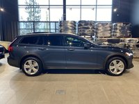 2025 Volvo V60 Cross Country B5 AWD Core-5