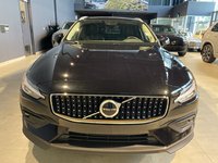 2025 Volvo V60 Cross Country B5 AWD Core-7