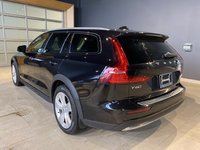 2025 Volvo V60 Cross Country B5 AWD Core-2