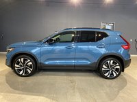 2023 Volvo XC40 B5 AWD Ultimate - Dark-1