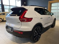 2025 Volvo XC40 B5 AWD Ultra Dark Theme-4
