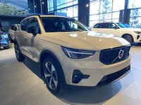 2025 Volvo XC40 B5 AWD Plus Dark Theme-6