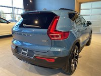 2025 Volvo XC40 B5 AWD Plus Dark Theme-4