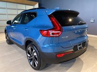 2025 Volvo XC40 B5 AWD Plus Dark Theme-2