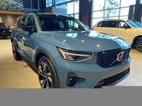 2025 Volvo XC40 B5 AWD Plus Dark Theme-6