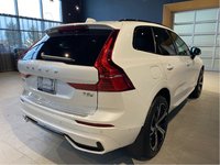 2025 Volvo XC60 Plug-In Hybrid T8 AWD Ultra Dark Theme-4