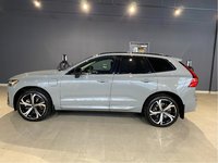 2025 Volvo XC60 Plug-In Hybrid T8 AWD Ultra Dark Theme-1