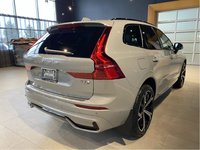 2025 Volvo XC60 Plug-In Hybrid T8 AWD Ultra Dark Theme-5