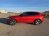 2022 Volvo XC60 B6 AWD R-Design-1