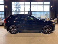 2025 Volvo XC60 B5 AWD Plus Dark Theme-5