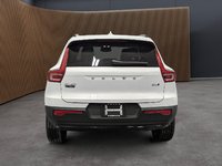 Volvo XC40 B5 AWD Plus Dark Theme 2025-4